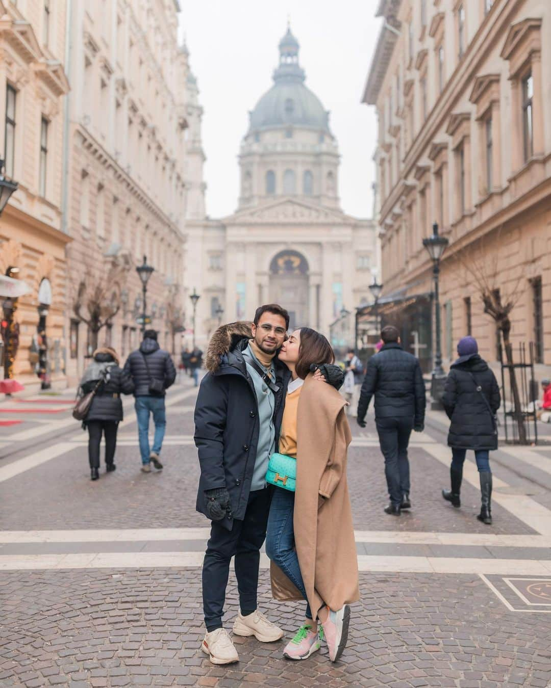 Raffi Ahmadさんのインスタグラム写真 - (Raffi AhmadInstagram)「Goodbye Budapest ❤️ C U Soon 😊 📸 @rufusazarya」1月26日 22時42分 - raffinagita1717