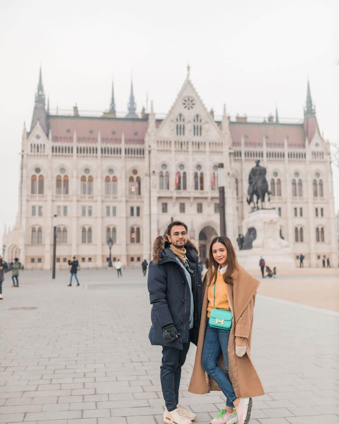 Raffi Ahmadさんのインスタグラム写真 - (Raffi AhmadInstagram)「Goodbye Budapest ❤️ C U Soon 😊 📸 @rufusazarya」1月26日 22時42分 - raffinagita1717