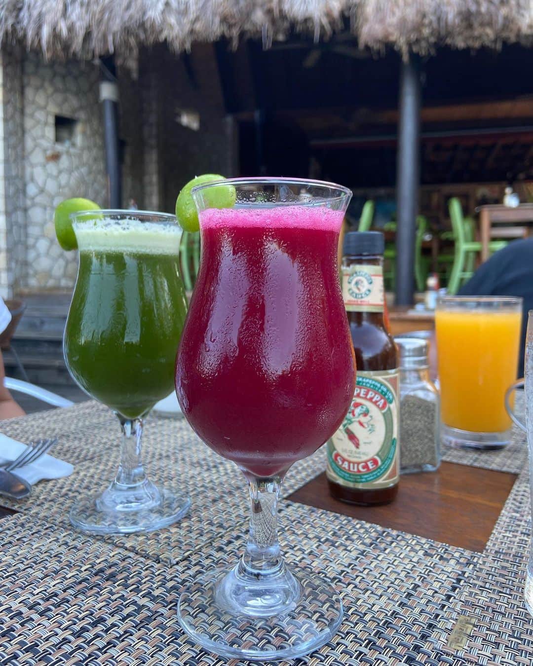 ナネットレポーのインスタグラム：「Jamaican Me Well 🇯🇲☀️#wellness」