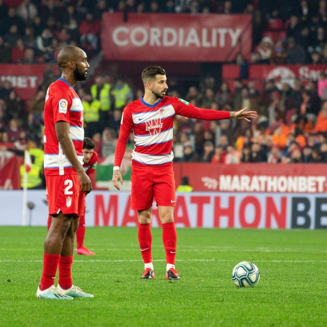 アルバロ・バディージョのインスタグラム：「Toca recomponerse y pensar en el miércoles. Otra oportunidad que pelearemos juntos. 🔴⚪️」