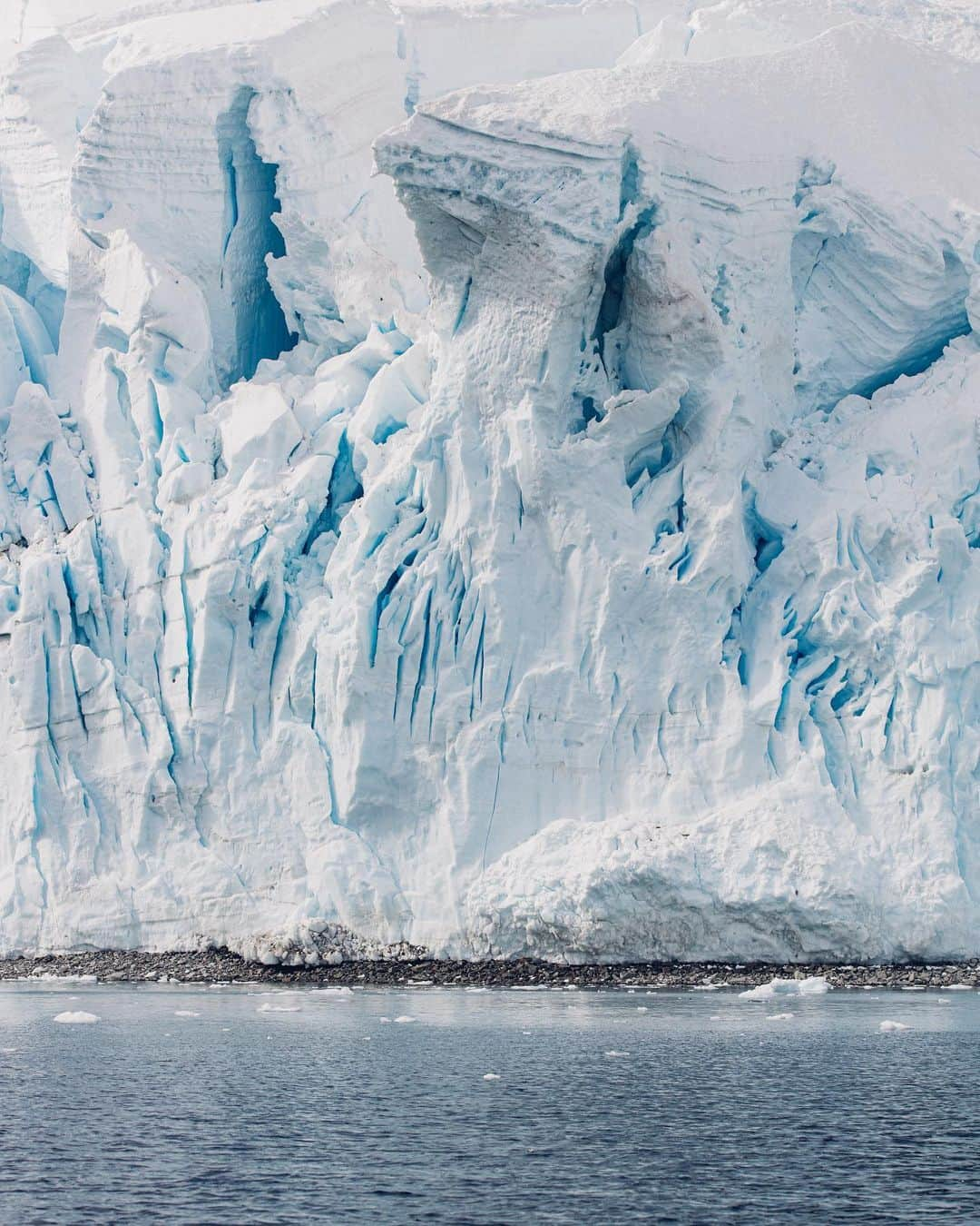 マーティン・ギャリックスさんのインスタグラム写真 - (マーティン・ギャリックスInstagram)「Antarctica pt 1 by @louisvanbaar」1月26日 23時08分 - martingarrix