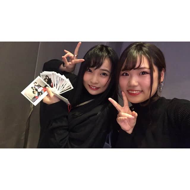 持田栞里さんのインスタグラム写真 - (持田栞里Instagram)「. マシュマロライブ初参戦してきました🐶❤️ . . 普段お仕事でお会いしてる時とまた違って、アイドルとしてのマシュマロ皆さまのキラキラした感じがたまらなく鬼可愛いかったです、、、！チェキも緊張したあ😂😣❤️笑 （あおいちゃんのガチヲタ感も最高に鬼カワでした🤘） . ほんと楽しかったああ！」1月26日 23時09分 - mochida_shiori