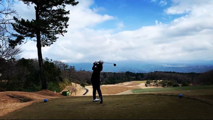 辻梨恵さんのインスタグラム写真 - (辻梨恵Instagram)「🌳⛳️🏌️‍♀️🌤 #GOLF」1月26日 23時17分 - s2.golf