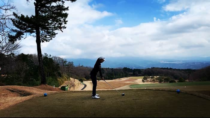 辻梨恵さんのインスタグラム写真 - (辻梨恵Instagram)「🌳⛳️🏌️‍♀️🌤 #GOLF」1月26日 23時17分 - s2.golf