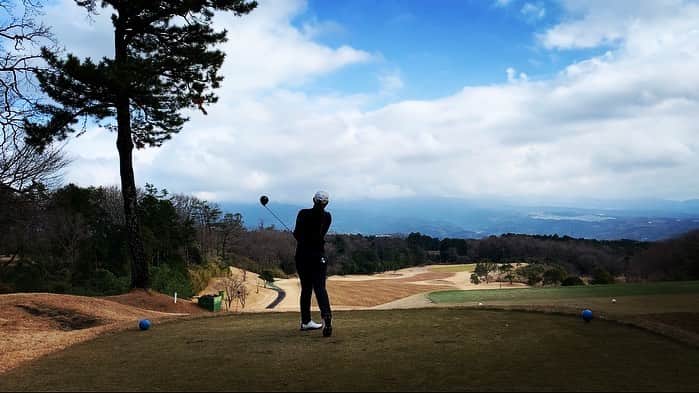 辻梨恵さんのインスタグラム写真 - (辻梨恵Instagram)「🌳⛳️🏌️‍♀️🌤 #GOLF」1月26日 23時17分 - s2.golf