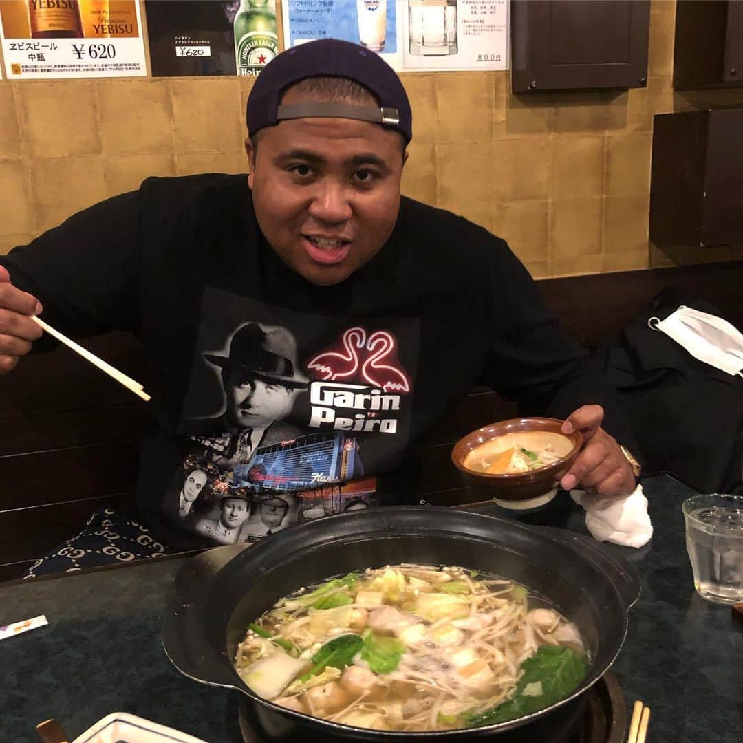 アントニーのインスタグラム：「ちゃんこなう  #もう外国人力士じゃねえか #昔わんぱく相撲で上級生なぎ倒しまくった過去あり #garinpeiro」