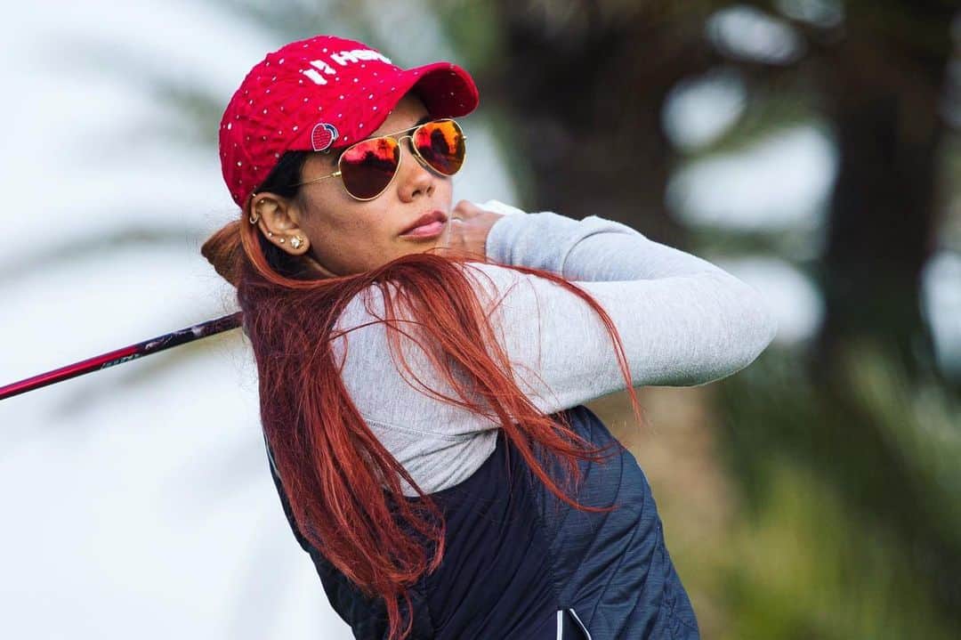 サミラ・ニコレットのインスタグラム：「The wait is over..tee it up」