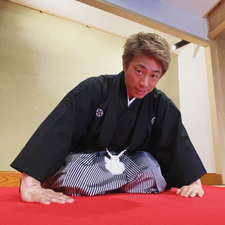 田村淳のインスタグラム：「ロンドンブーツ１号２号から 皆様へご報告がございます。 ‪是非YouTube‬の ‪ロンブーチャンネルを‬ ‪ご覧ください。 今から編集作業に入りまして…‬ 明日の朝8時配信開始です。 こちら↓ ‪http://bit.ly/2RhzBjC‬  チャンネル登録よろしくお願い致します！  #ロンブーチャンネル #ロンドンブーツ１号２号」