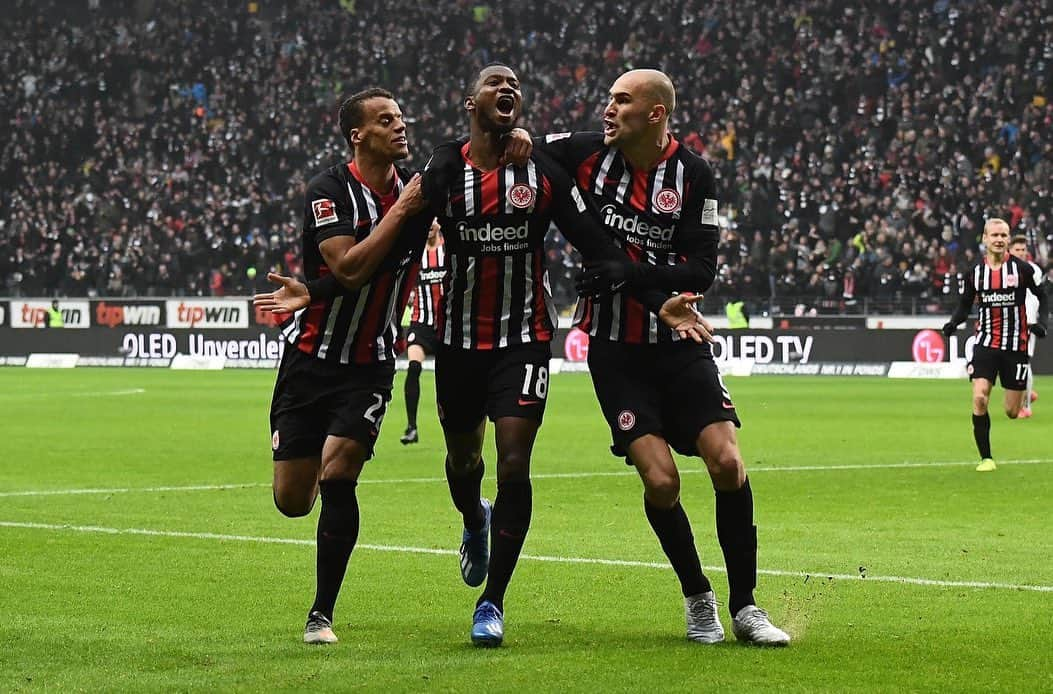 ティモシー・チャンドラーさんのインスタグラム写真 - (ティモシー・チャンドラーInstagram)「Fight as a team, win as a Team💪🏾 #eintrachtfrankfurt #mentality」1月27日 1時10分 - chandler__22