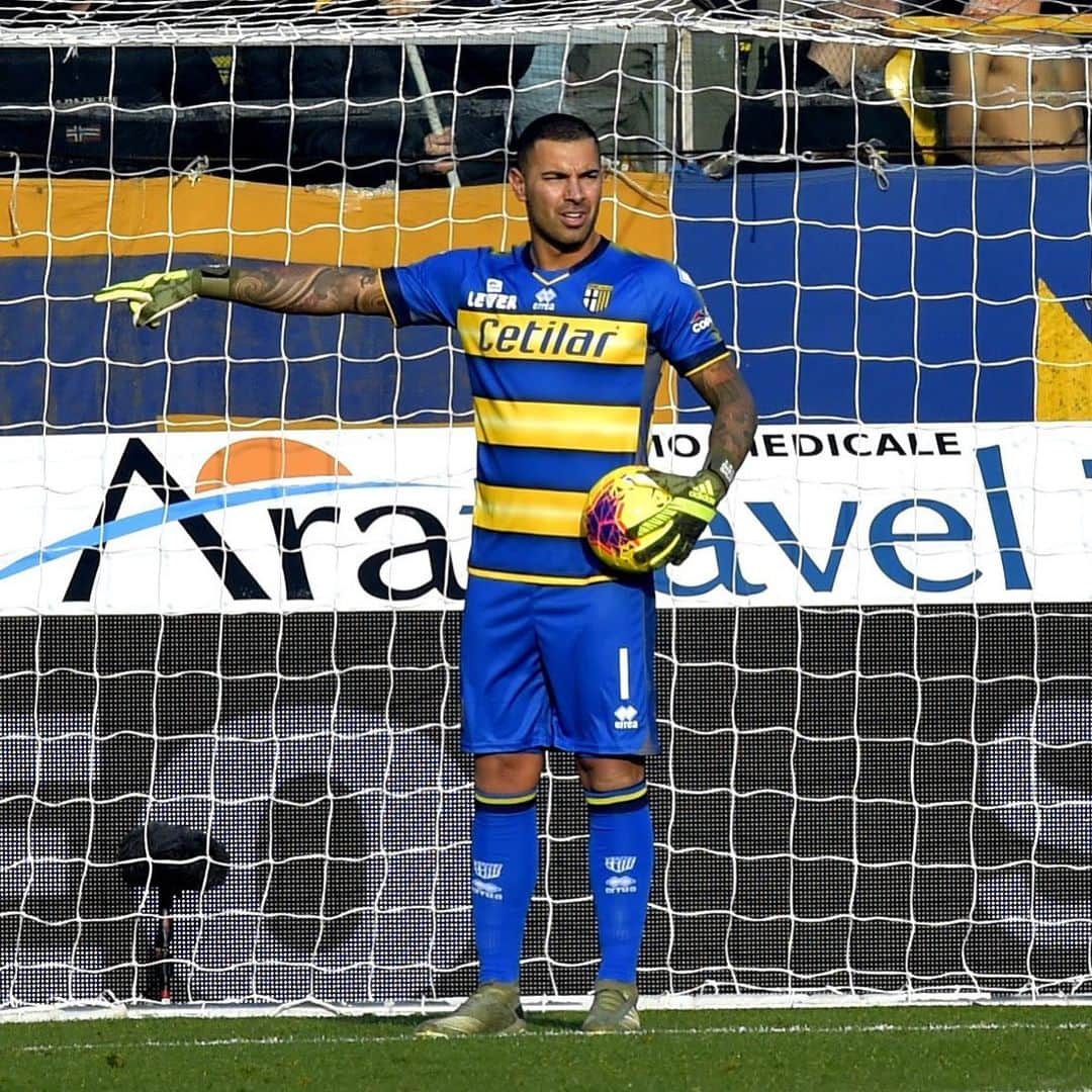 ルイージ・セーペのインスタグラム：「Continuiamo a vincere, continuiamo a stupire, continuiamo a crederci. #semprepiùinalto #forzaParma 💛💙 @parmacalcio1913 @seriea」