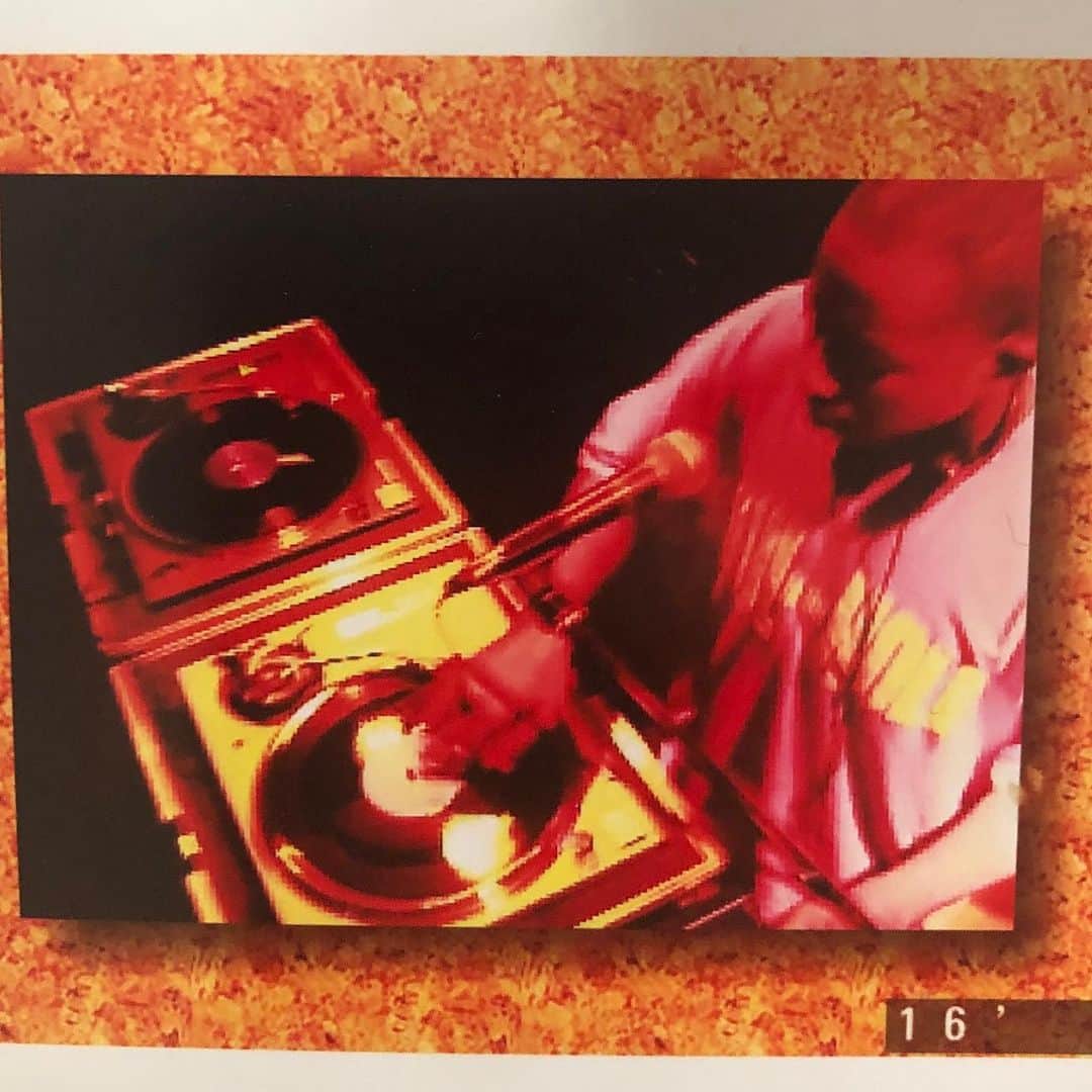 DJプレミアさんのインスタグラム写真 - (DJプレミアInstagram)「Mixer On Tha Left Or In The Middle I Get Busy On The Wheels Of Steel...」1月27日 1時56分 - djpremier