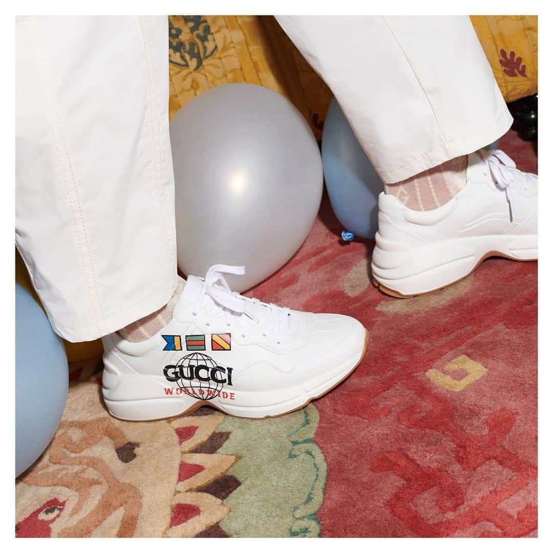 グッチさんのインスタグラム写真 - (グッチInstagram)「Designed with a thick sole, the #GucciRhyton leather sneakers featuring playful prints from the #GucciCruise20 collection by @alessandro_michele. Discover more through link in bio. #AlessandroMichele」1月27日 2時00分 - gucci