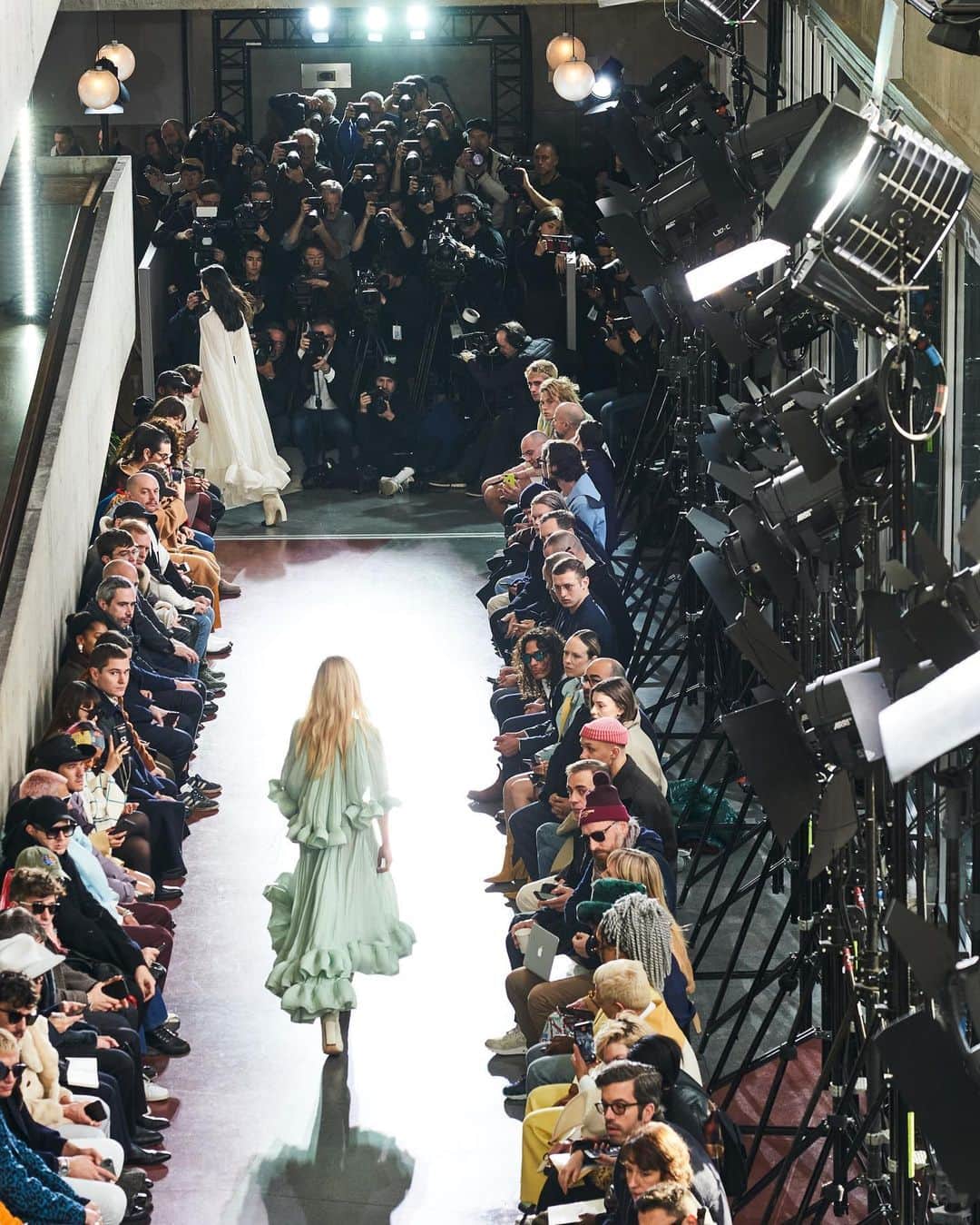 ランバンのインスタグラム：「#LanvinFW20 men’s show was held in the concrete arena of France’s National Dance Center, a brutalist architecture building from 1972.  #Pfw #Lanvin」