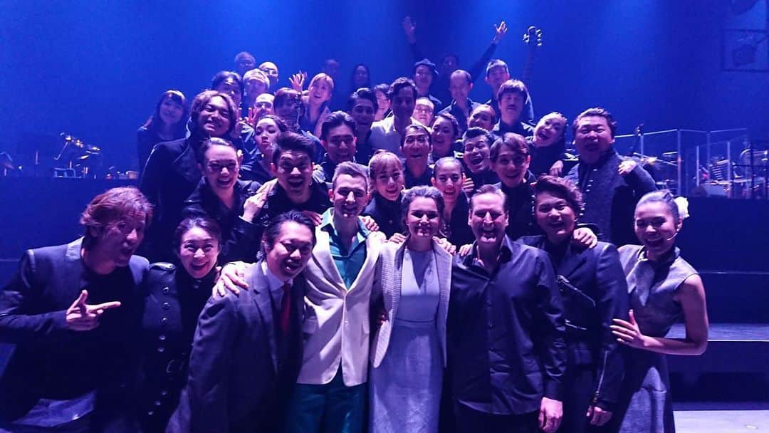 二宮愛のインスタグラム：「#CHESS 25日に初日を迎え、26日はマチソワでした😊♥️ ------✄------ このカンパニーの良いところは、まず、アンサンブルチームのレベルの高さ。 そしてプリンシパルの皆様の包容力と実力。」