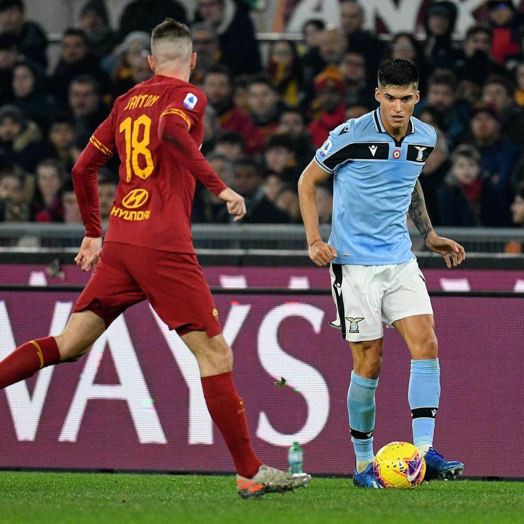 SSラツィオさんのインスタグラム写真 - (SSラツィオInstagram)「⏸ #RomaLazio 1-1  Half time at Stadio Olimpico!  #CMonEagles 🦅」1月27日 2時59分 - official_sslazio