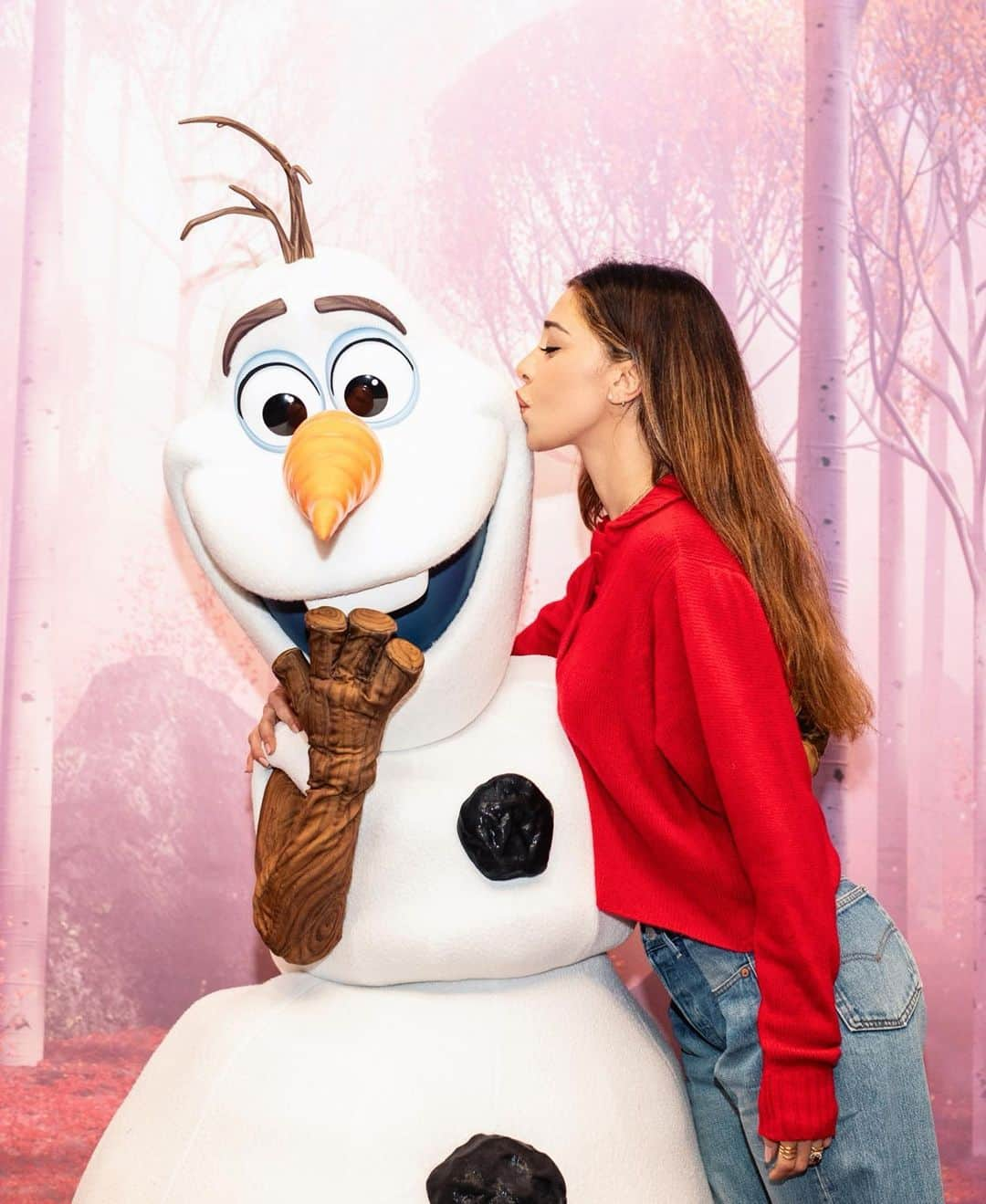 ベレン・ロドリゲスさんのインスタグラム写真 - (ベレン・ロドリゲスInstagram)「OLAF Y YO• TKS yo @disneylandparis #frozencelebration」1月27日 3時25分 - belenrodriguezreal