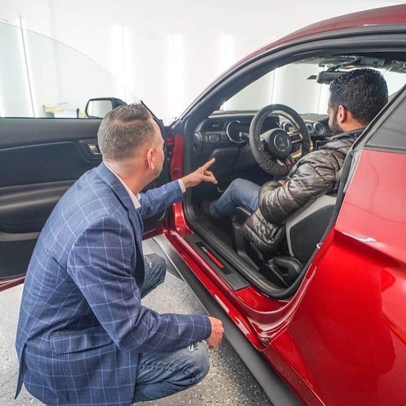 CarsWithoutLimitsさんのインスタグラム写真 - (CarsWithoutLimitsInstagram)「Always going above and beyond to make sure the customer receives the best experience @emsautonj 🧣  #carswithoutlimits #ford #mustang」1月27日 3時26分 - carswithoutlimits