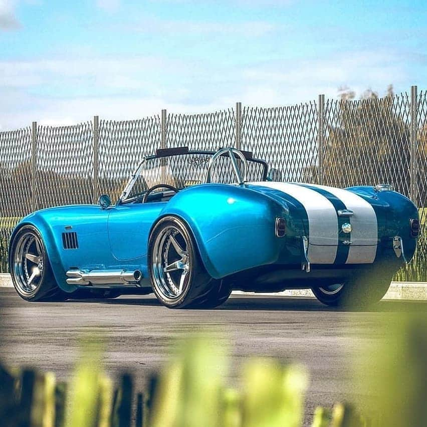 Classics Dailyさんのインスタグラム写真 - (Classics DailyInstagram)「Shelby Cobra _ Design | @adry53customs _ #Shelby #Cobra #musclecar #hotrod  #restomod #classicsdaily #streetrod #protouring #streetcar #customcar #hotrods #classiccars #customcars #musclecars #americanmusclecars #hotrodsandmusclecars #americanmuscle  #classicmuscle」1月27日 3時37分 - classicsdaily