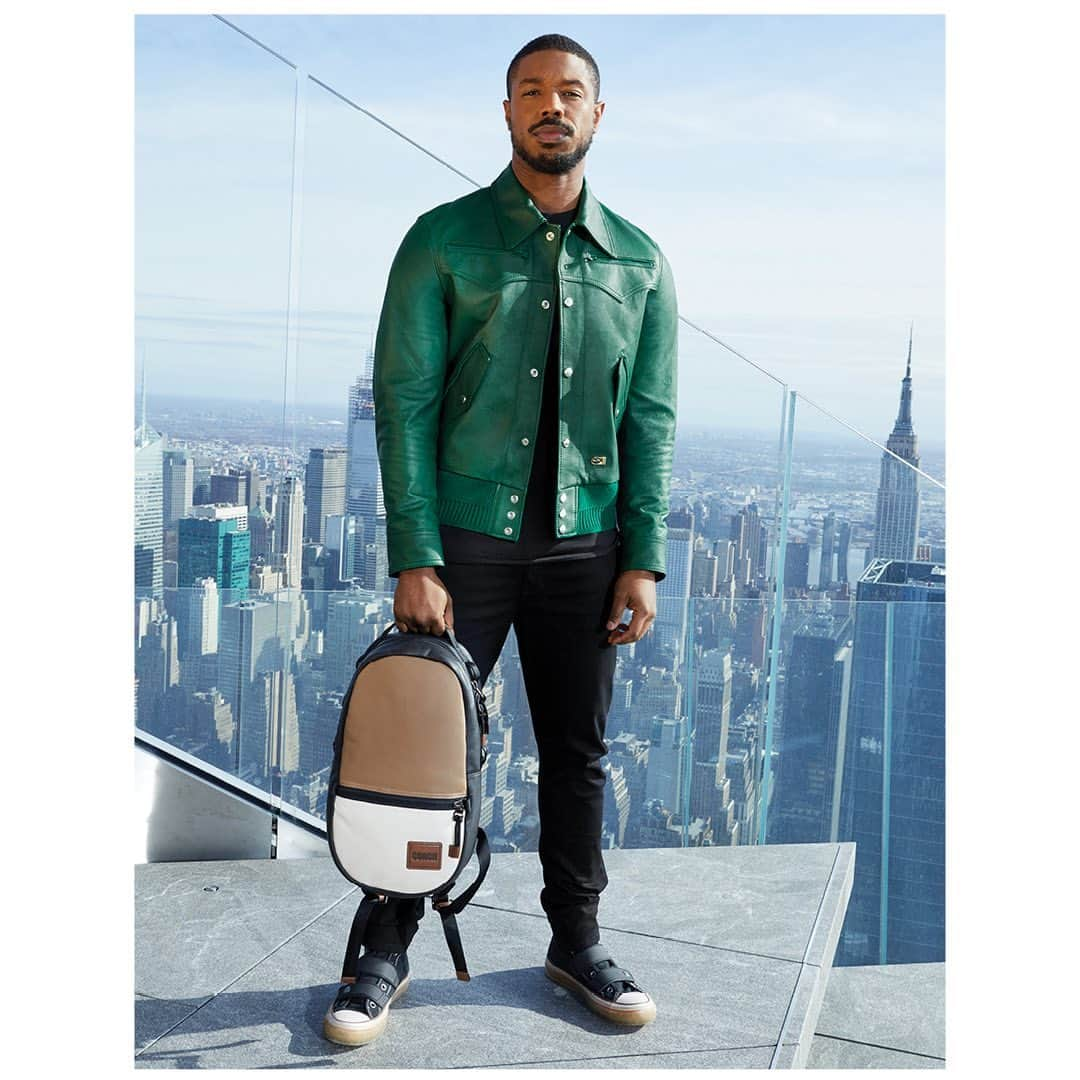 コーチさんのインスタグラム写真 - (コーチInstagram)「Awe-inspiring. Standing more than 1,100 feet above #NYC, #MichaelBJordan returns as the star of our latest campaign, captured by #JuergenTeller on the @edgenyc. Discover the new #CoachSS20 men's collection via link in bio. #CoachxMBJ #CoachNY」1月27日 3時57分 - coach