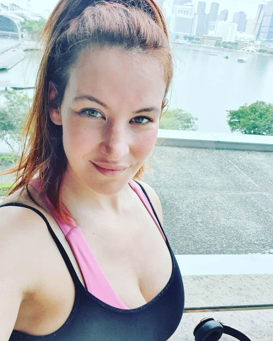 ミーシャ・テイトさんのインスタグラム写真 - (ミーシャ・テイトInstagram)「Workout ✅ I have been off my normal schedule, I could blame it numerous things but I really can't blame anyone but myself! . I think we all go through our moments where life just gets in the way, so long as it doesn't become habit it's ok. . I'm motivated to get my regular workout schedule back in order! No more of this piece meal BS 😂 . #puttingmyselffirst #fitness #workout #workhard #goals #fitnessgoals #fitmom #health #motivated #motivation #getfit #goaldigger」1月27日 13時24分 - mieshatate