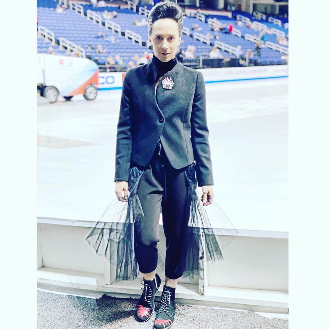 ジョニー・ウィアーさんのインスタグラム写真 - (ジョニー・ウィアーInstagram)「26.1.2020 Thank you Greensboro! Thank you to my incredible team at @nbcsports who make the best television in sports! Thank you to the athletes. Whether your performance was a dream or a tragedy, you inspire us all. NEVER stop believing.」1月27日 13時26分 - johnnygweir
