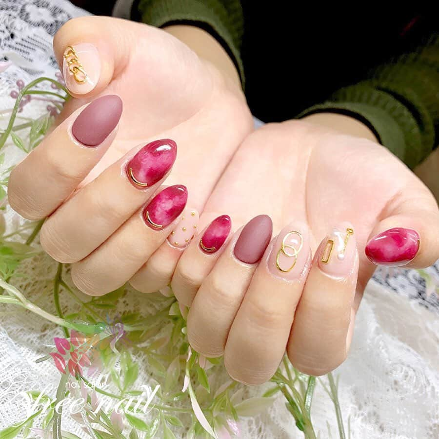 free nail フリーネイルさんのインスタグラム写真 - (free nail フリーネイルInstagram)「. お客様ネイル💅🏻⛄️ . ロージーニュアンス🌹✨ . ネイルパーツでオシャレに⛄️❄️ . ご来店ありがとうございました🙇🏻‍♀️🙇🏻‍♀️🙇🏻‍♀️💗 . #ネイルアート #ジェルネイル #ネイルサロン #大阪ネイルサロン #ネイルデザイン #ネイルチェンジ #ニュアンスネイル #チェーンネイル #マットネイル #ネイルパーツ #ピンクネイル #赤ネイル #デザインネイル #トレンドネイル #シンプルネイル #大人ネイル #冬ネイル #winternails #nailsart #nailsdid #美甲 #日式美甲 #日式美甲胶 #日本美甲师 #日本美甲老师 #美甲上课 #日本胶 #フリーネイル #freenail」1月27日 13時45分 - freenail_jpn