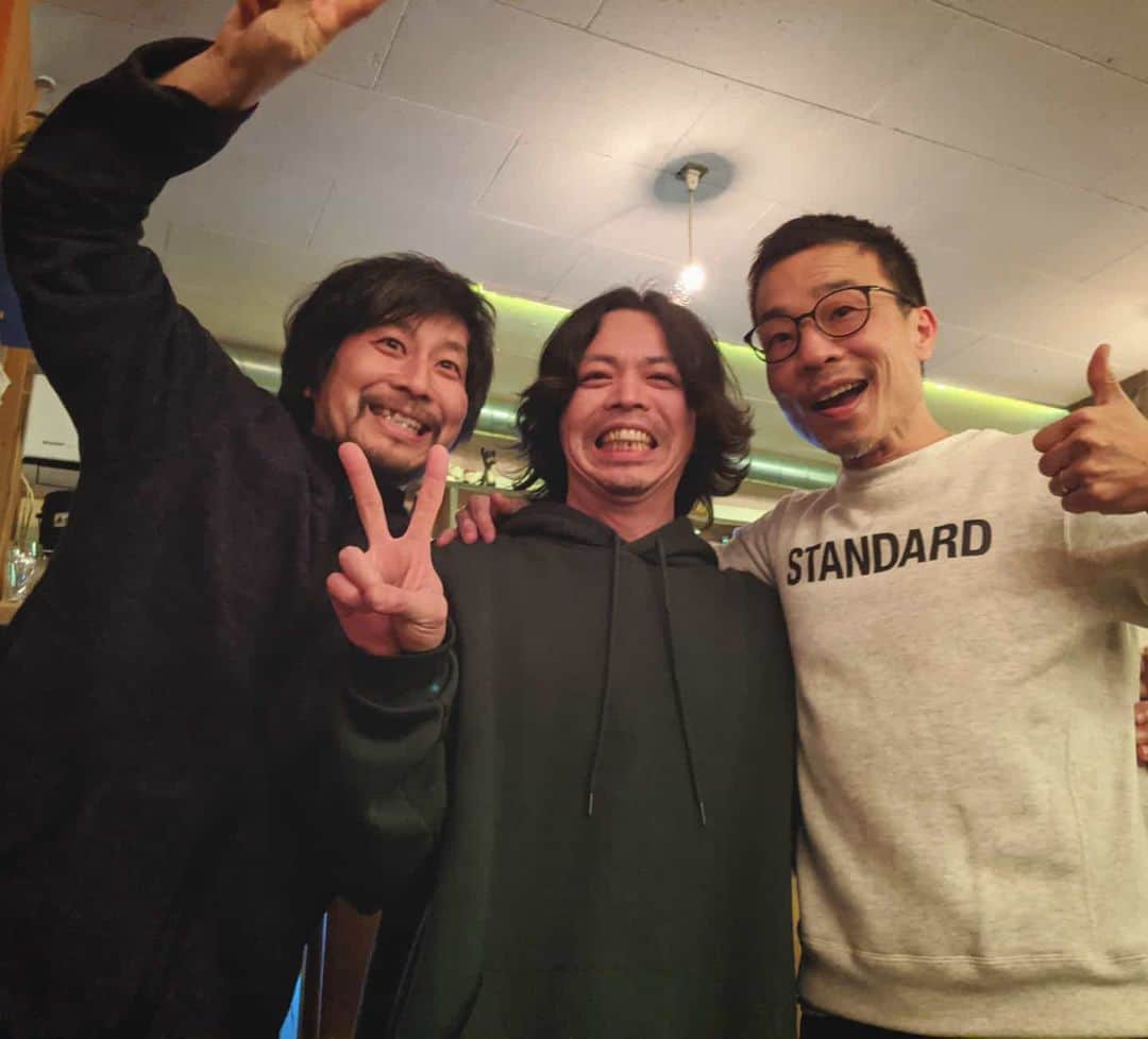 磯部正文のインスタグラム：「昨夜はいつもお世話になっている新代田cafe2stの系列店→新代田クロッシングの店長に就任した若林くんに会いに☆ 今後ともよろしくお願いします...♪*ﾟ」