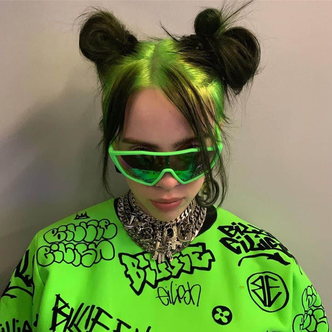 Vogueさんのインスタグラム写真 - (VogueInstagram)「Congratulations to all of tonight's #Grammys winners, including @billieeilish (above), who took home the grand prize for Song of the Year, Best New Artist, Album of the Year and Record of the Year! Tap the link in our bio for more of the top moments of the night. #regram @billieeilish」1月27日 13時55分 - voguemagazine
