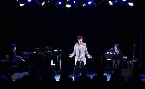 宇都直樹のインスタグラム：「全国ツアー初日 横浜公演 ありがとう！！ 良いスタートを切れました。 ピアノ井高くん、ギター亮くん、そしてみんな、最高だった！」