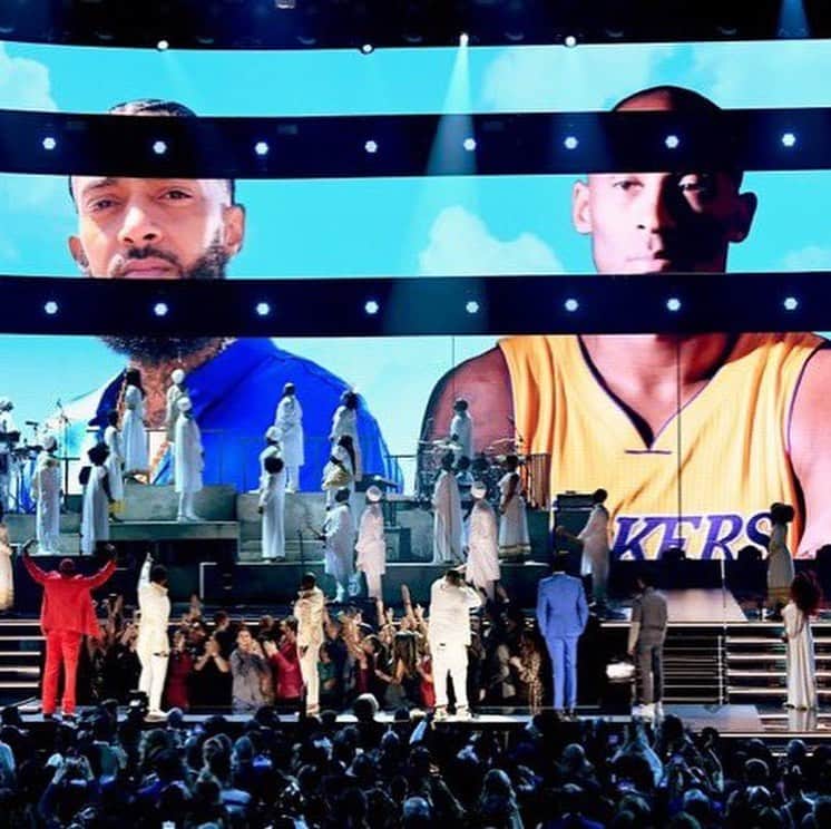 Vogue Taiwan Officialさんのインスタグラム写真 - (Vogue Taiwan OfficialInstagram)「#Vogueceleb﻿ ﻿ 全球球迷最心痛！NBA傳奇球星柯比布萊恩Kobe Bryant @kobebryant 今日不幸逝世，Kobe Bryant籃球生涯皆貢獻給洛杉磯湖人隊 @lakers 希望這位傳奇能在天上繼續打他最愛的籃球，R.I.P，Kobe Bryant。﻿ ﻿ #kobebryant #柯比布萊恩 #rip #33643 #mambaforever ﻿ ﻿ 📸: Getty Image﻿ ﻿ 🖊#sandyis3d」1月27日 14時49分 - voguetaiwan