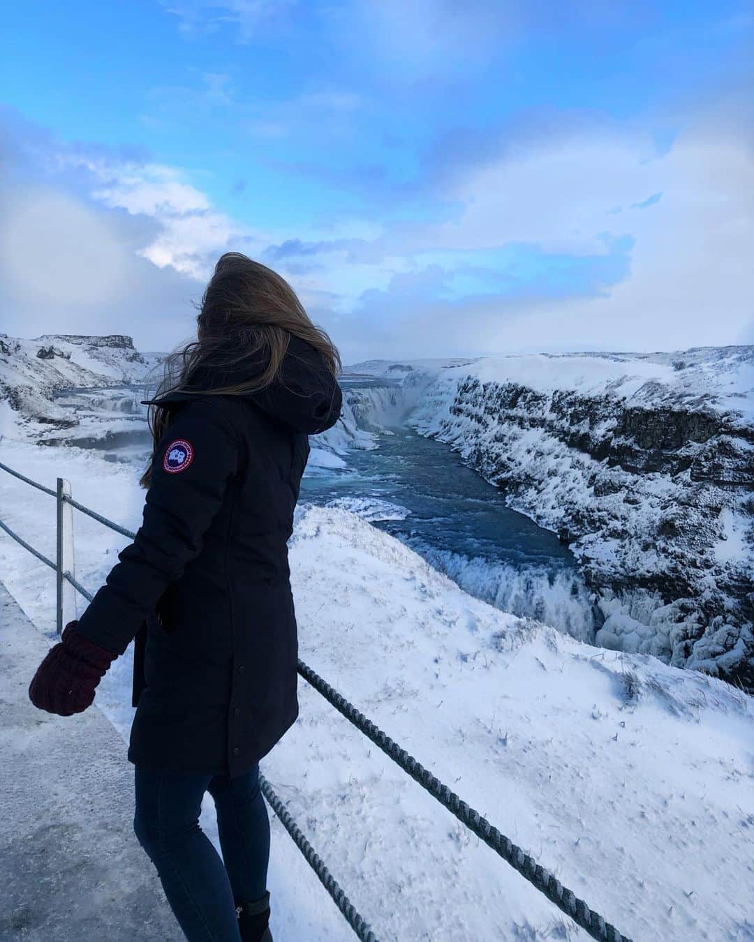 コニー・タルボットのインスタグラム：「Unforgettable views and memories in Iceland🖤🇮🇸」