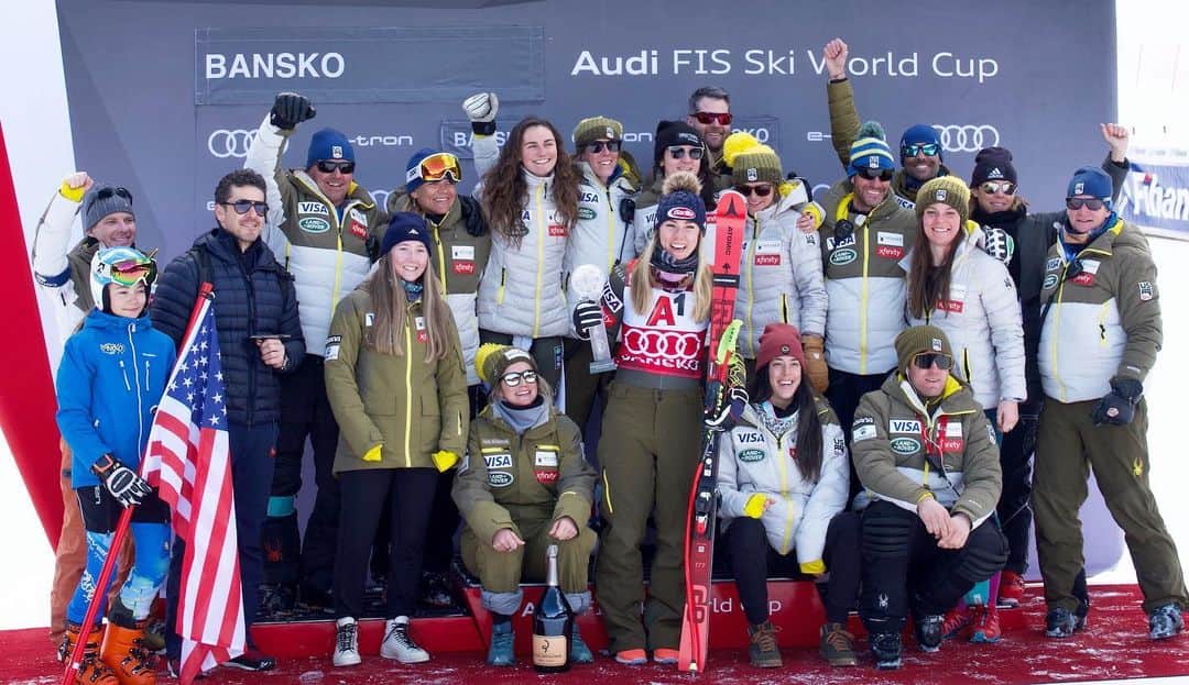 ミカエラ・シフリンのインスタグラム：「If you look closely enough, you will see more than a win. You will see a team of people who come from all around the world, with different stories, who have all experienced triumph and faced tremendous struggles and fought tooth and nail for this sport that we all love so much. So when you look at this picture what you see is not a celebration of a win, it is a celebration of our passion, united. To my teammates and coaches- I’ll celebrate that passion with you any day of the week❤️❤️ thank you @banskoworldcup for a very special weekend!!」