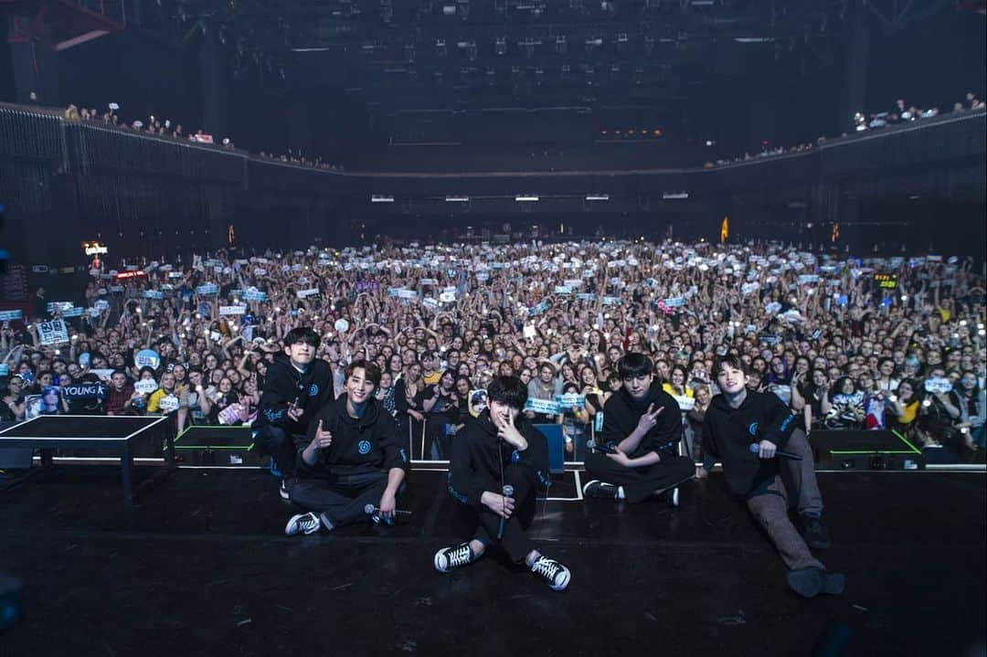 DAY6さんのインスタグラム写真 - (DAY6Instagram)「Thanks you Moscow. Today was a good memory to us! Please be healthy and happy! Sorry for my bad english kk (×.×)」1月27日 6時13分 - day6kilogram