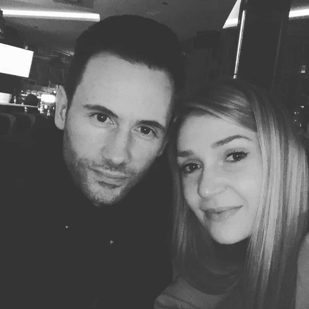 のインスタグラム：「11 years and counting 👫💑 💏 ❤」