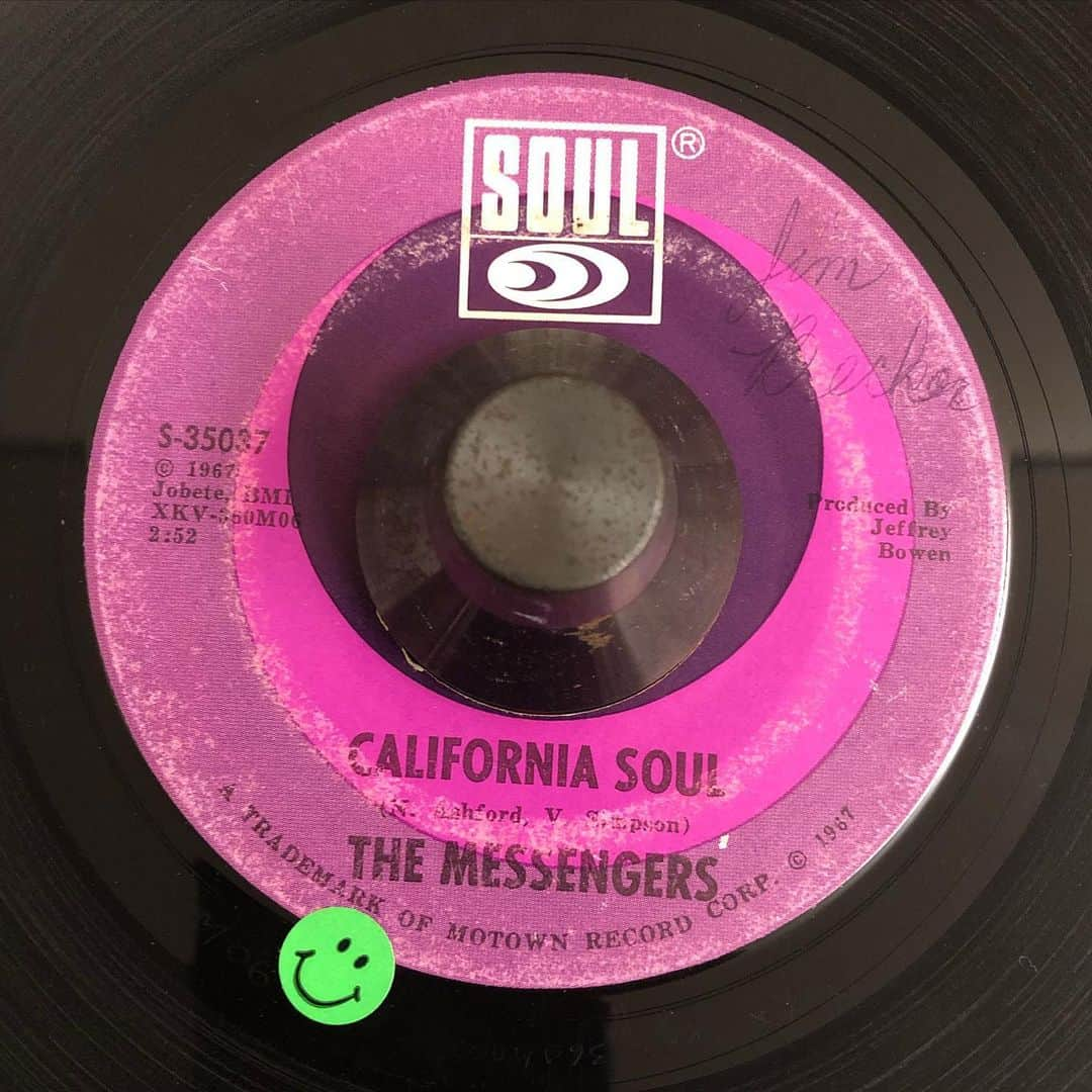 MUROさんのインスタグラム写真 - (MUROInstagram)「おはようございます〜☁️ #motownmonday #1967  #soul #motownrecords  #themessengers  #californiasoul」1月27日 6時38分 - dj_muro