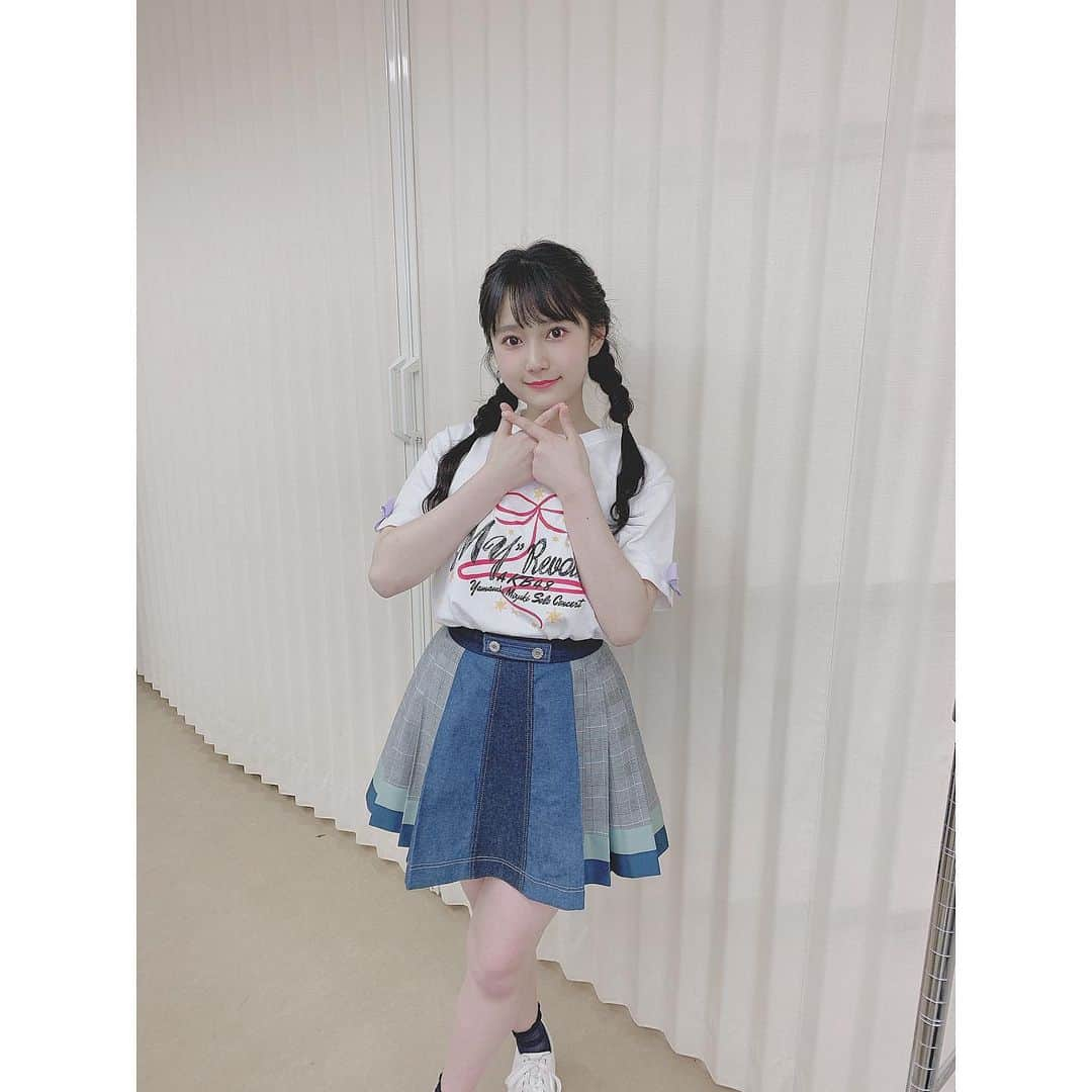 鈴木くるみさんのインスタグラム写真 - (鈴木くるみInstagram)「昨日はずっきーのソロコンサートにゲスト出演させていただきました！！ ずっきー本当に可愛かった〜🎀 呼んでくれてありがと(*´罒`*)♥ﾆﾋﾋ  #山内瑞葵ソロコンサート #山内瑞葵 ちゃん  #リボン #16期 #編み込み三つ編み」1月27日 6時50分 - kurumi_akb48