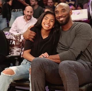 のインスタグラム：「Still hoping to wake up from this nightmare. Growing up a Laker fan, it got even better with you. I remember the day you got drafted and then traded to us, I remember watching you lead us to five championships, and I remember watching you become the great man and father you grew to be. Love and prayers to your family. MAMBA FOREVER 💔🙏🏻😭」