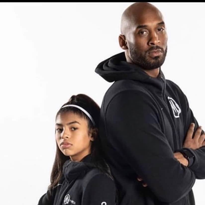 ロッチェル・エイツのインスタグラム：「R.I.P. Kobe and Daughter! This is one sad day. 😞💔🙏🏽」