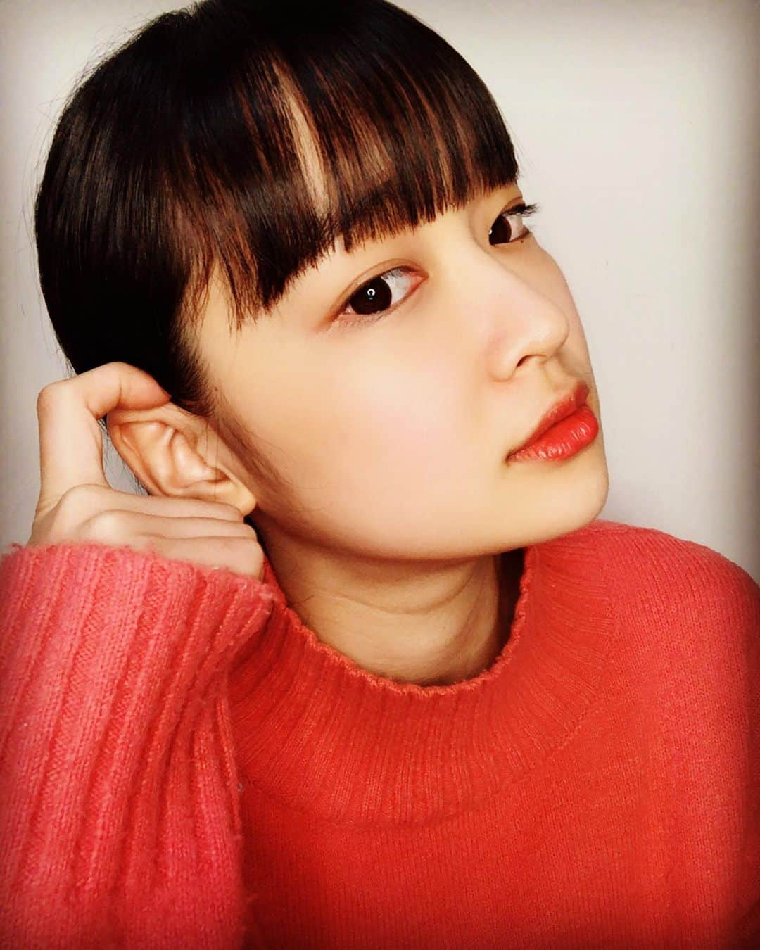 まるいるい（たまゆら学園）さんのインスタグラム写真 - (まるいるい（たまゆら学園）Instagram)「ㅤㅤㅤㅤㅤㅤㅤㅤㅤㅤㅤㅤㅤ 昔から顔の右半身があんまり好きじゃなくて、右ばかり向いて写真撮ってたから、左を向いた自分の顔に違和感がある☺︎ 右側も可愛がってやりたいなぁ☺︎ #吉本 #吉本坂46」1月27日 7時35分 - rui_tontokoton