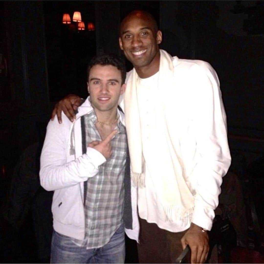 ジュゼッペ・ロッシのインスタグラム：「He was my ultimate idol. I learned so much from him and his ways he went about life. That Mamba Mentality. I’m devastated and still can’t believe this is true. I love you Kobe 💛May you, Gigi and the others involved rest in peace. 🙏🏼」