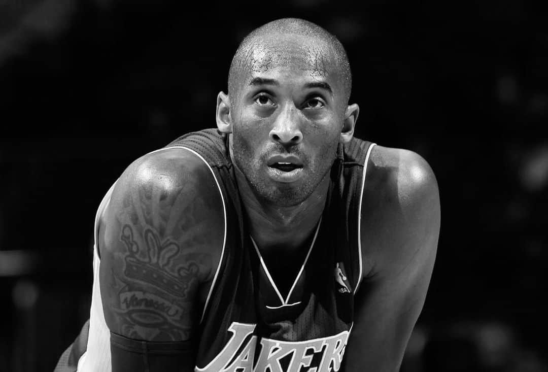 シェイラ・カストロのインスタグラム：「Um dos maiores de todos os tempos, o jogador de basquete que eu mais admirava. R.I.P. Mundo do esporte está em luto...」