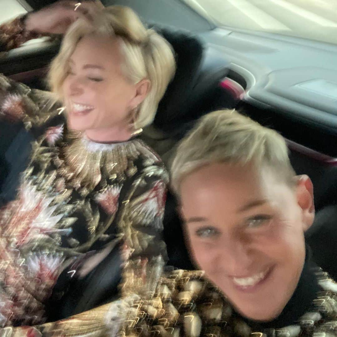 ポーシャ・デ・ロッシさんのインスタグラム写真 - (ポーシャ・デ・ロッシInstagram)「On our way to the Grammys」1月27日 9時05分 - portiaderossi