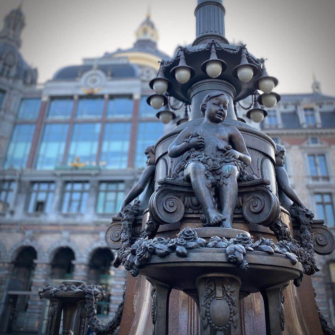 林信行さんのインスタグラム写真 - (林信行Instagram)「#AntwerpenCentraal  #shotoniPhone11Pro」1月27日 9時06分 - nobihaya