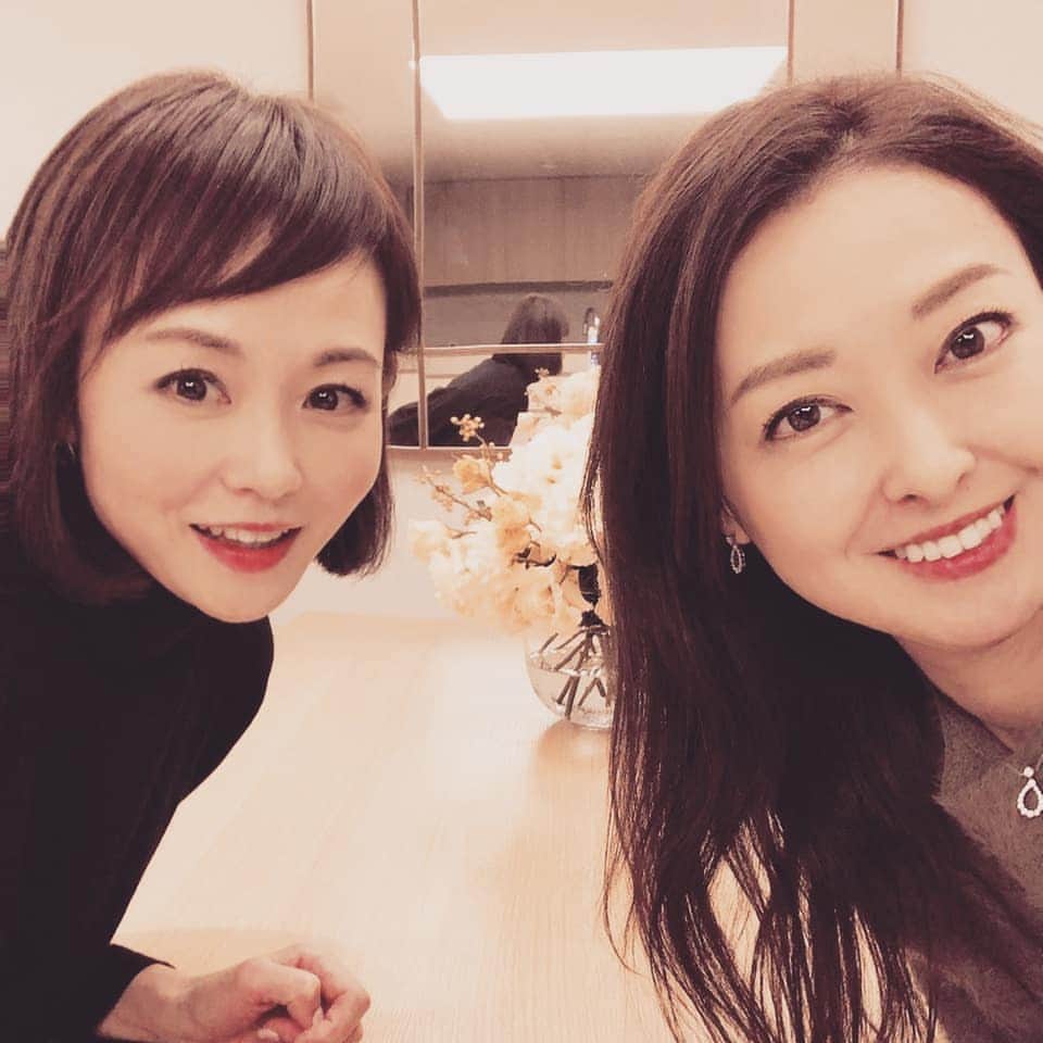 中島静佳さんのインスタグラム写真 - (中島静佳Instagram)「先週のこと。山田玲奈ちゃんとタイミングよく会えました。朝からお喋り、ランチ、そしてまたお喋り…いつものことだけど、まだまだ話足りないのです(笑)#山田玲奈#話が尽きない#ブラッシュアップタイム」1月27日 9時36分 - shizuka617nakajima