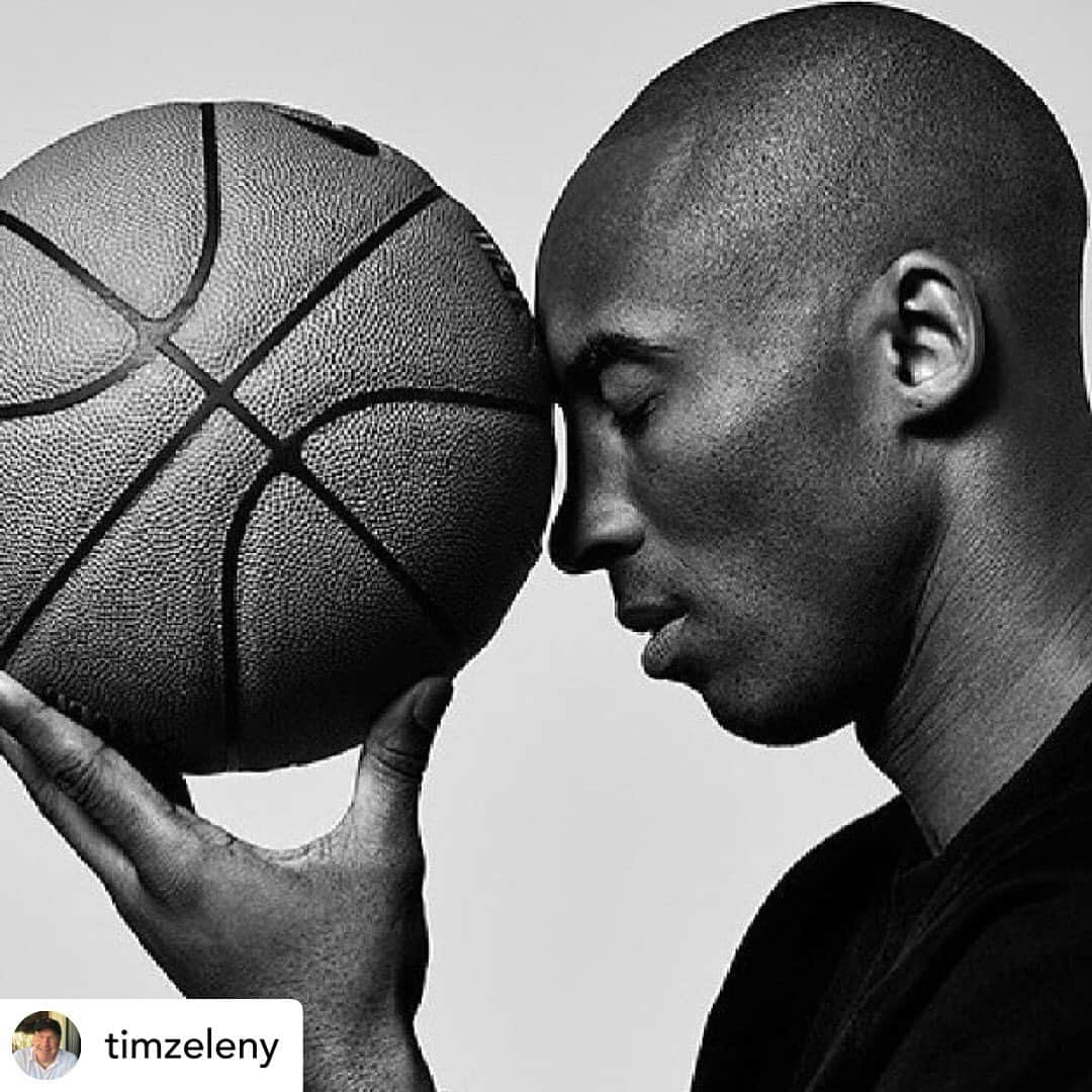 シャロン・ローレンスさんのインスタグラム写真 - (シャロン・ローレンスInstagram)「Heartbreaking Posted @withregram • @timzeleny The world is mourning the death of an iconic legend. #kobe was and will continue to be and #inspiration to us all.  Our thoughts to his family and all the victims of this tragic accident. #ripmamba #gianna #kobebryant #rip #icon #legend」1月27日 9時35分 - sharonelawrence