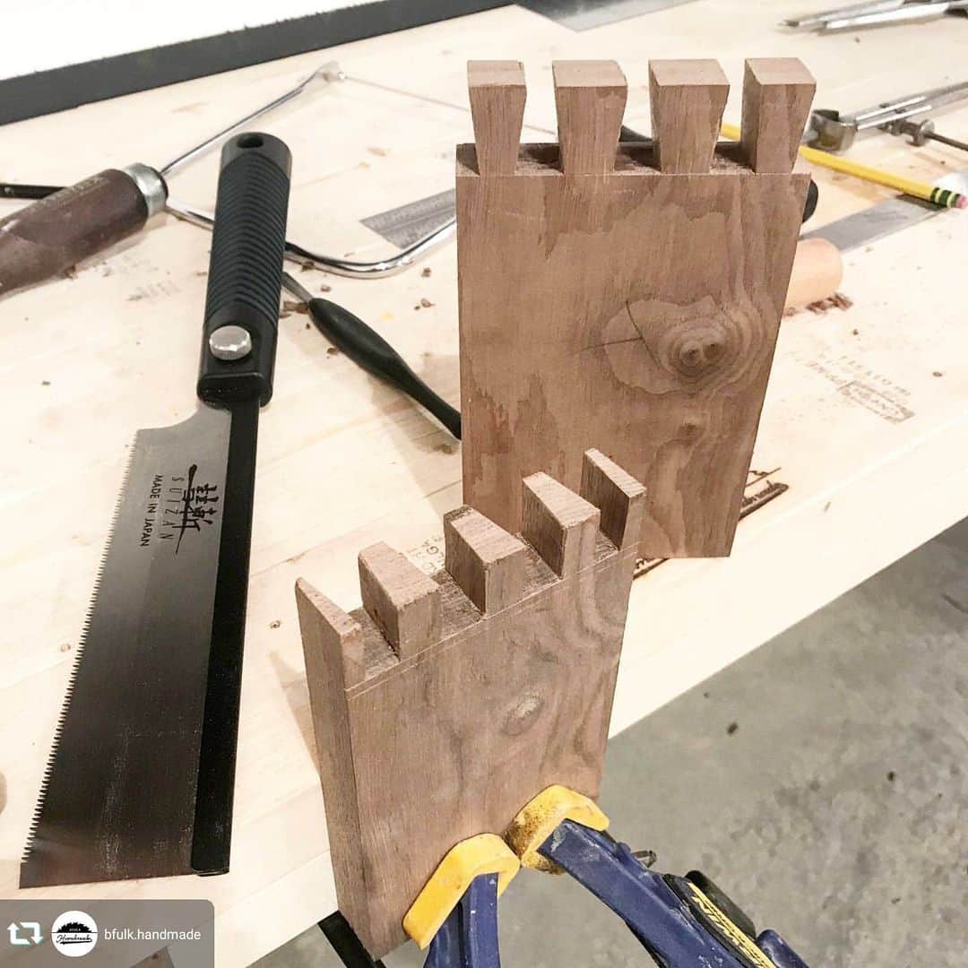 SUIZAN JAPANさんのインスタグラム写真 - (SUIZAN JAPANInstagram)「Thank you for using SUIZAN dozuki!﻿ ﻿ #repost @bfulk.handmade﻿ #firstdovetail ﻿ This was a ton of fun! Finally have Christmas projects done, and was able to take to practicing cutting dovetails.﻿ Spent a lot of time pausing and playing @jkatzmoses cutting dovetails guide. The dovetail jig is amazing and would recommend it to anyone! ﻿ Super happy with how the first set turned out, lots of rookie mistakes on this and lots of practice to go... but it was so enjoyable! ﻿ #dovetail  #dovetails  #dovetailjoint  #maker  #dovetailsaw  #dovetailjig  #dovetailjoints  #handmade  #joint  #joining  #walnut  #walnutwood  #suizan @suizan_japan #hammerandchisel  #woodwork  #woodworking  #woodworker  #woodworkersofinstagram #katzmosesmagneticdovetailjig﻿ ﻿ #suizanjapan #japanesesaw #japaneseplane #handsaw #pullsaw #dozuki #diy #furnturedesign #japanesestyle」1月27日 11時11分 - suizan_japan