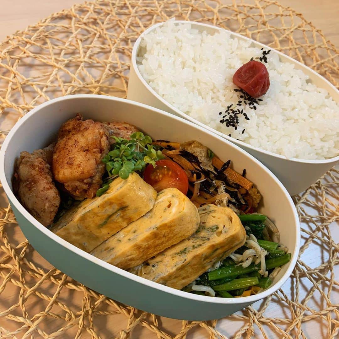 本田しおりのインスタグラム：「#今日のお弁当  #唐揚げ弁当  #お弁当 #本田弁当 #旦那さん弁当 #神ちゃん弁当」