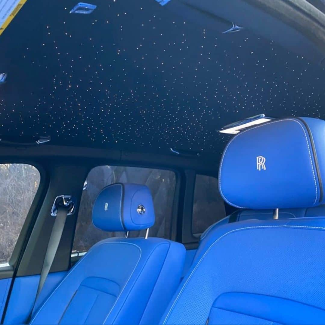 CarsWithoutLimitsさんのインスタグラム写真 - (CarsWithoutLimitsInstagram)「Custom Rolls Royce Cullinan for @0ne0fone featuring 26” Forgiatos and some @nipseyhussle touch by @careffex 🖌  #carswithoutlimits #rollsroyce #cullinan」1月27日 11時16分 - carswithoutlimits