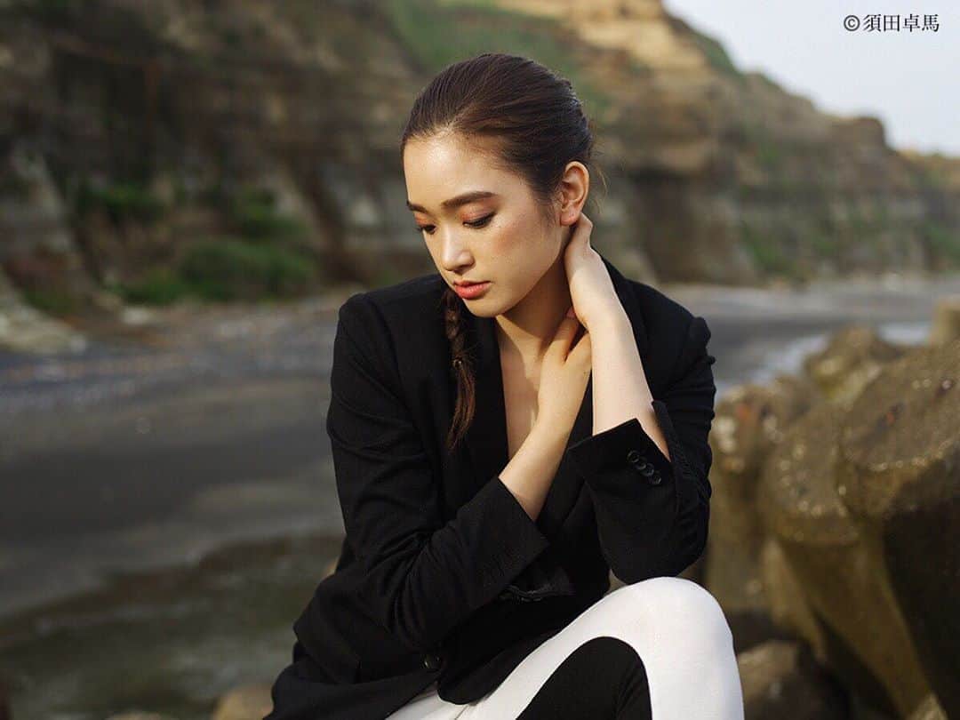 のインスタグラム：「photo by @takuma_suda_photography  hair make @hairmakegyu  #photography #photo #shooting #model #modeling #hairmake #portrait」