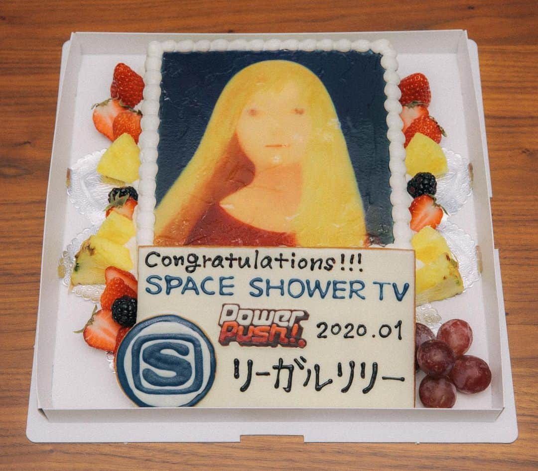 SPACE SHOWER TVさんのインスタグラム写真 - (SPACE SHOWER TVInstagram)「スペシャ1月度POWER PUSH🎉﻿ 💿リーガルリリー / 「GOLD TRAIN」 ﻿ 2月5日にリリースする、1stフルアルバム『bedtime story』のリードトラックより「GOLD TRAIN」がパワープレイ楽曲としてスペシャでヘビーローテション中！﻿ ﻿ パワープレイ楽曲の制作秘話やアルバムへの想いなどをインタビュー形式でお届け！﻿ ﻿ ぜひサイトをチェック！﻿ 今ならストーリーから飛べます🦅﻿ ﻿ 🖋sstv.jp/pp_regallily ﻿ #リーガルリリー #スペシャ #POWERPUSH」1月27日 11時49分 - spaceshower